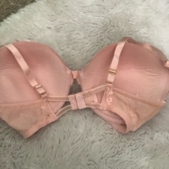 Victoria secret size 36DD slightly used - Picture 2 of 3